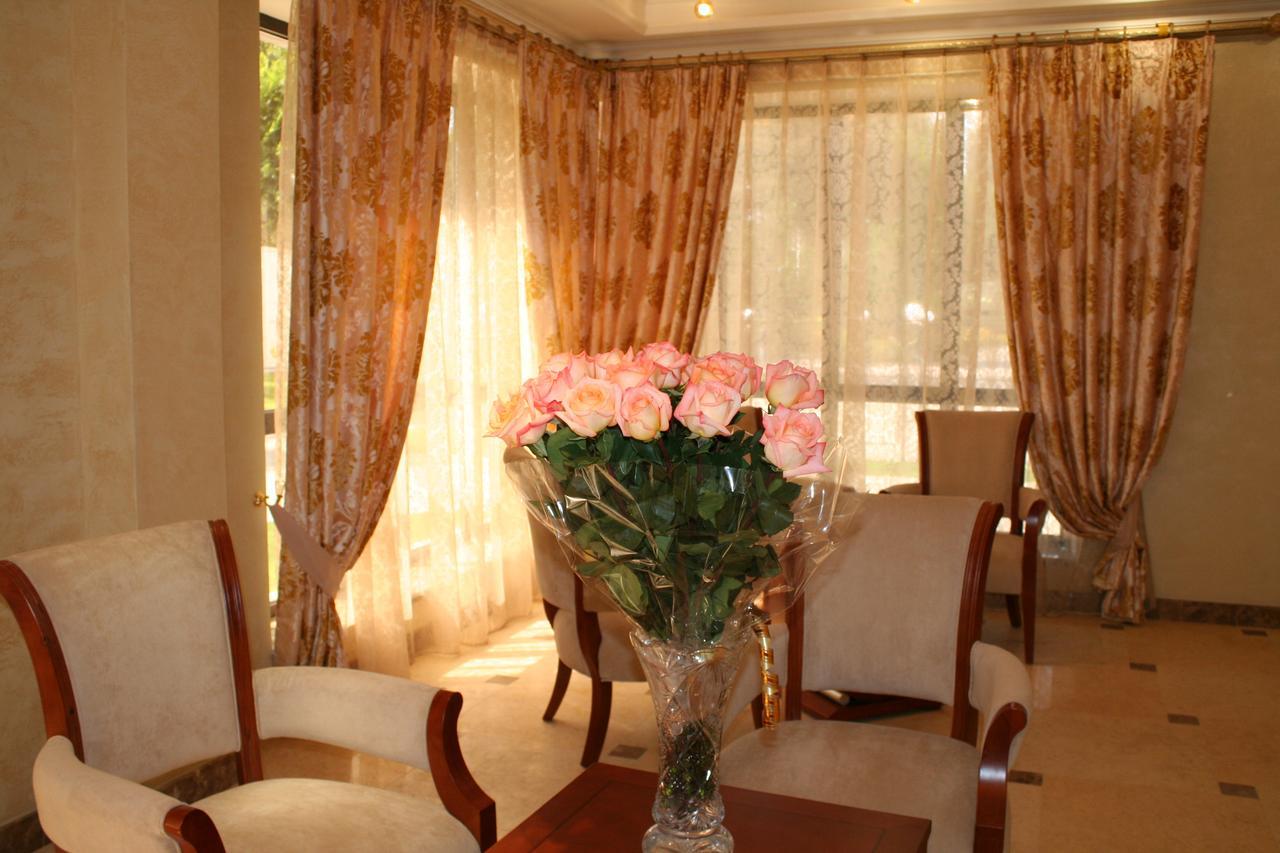 Luxurious Taraz Exterior foto