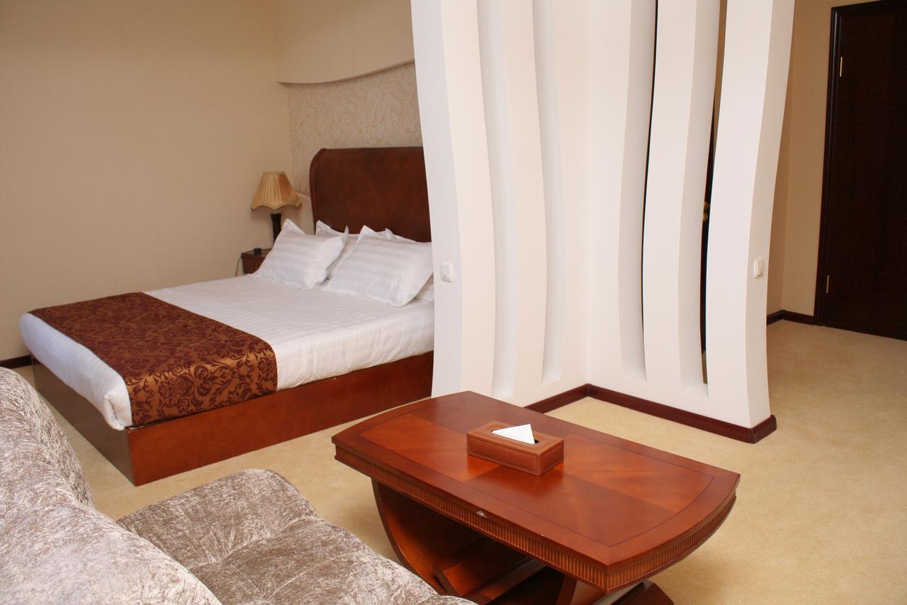 Luxurious Taraz Exterior foto